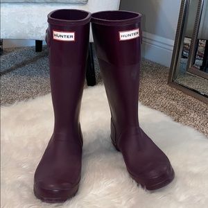 Hunters purple boots